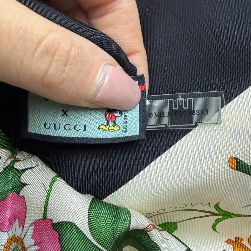 Gucci X Disney Black Flora Silk Scarf - Picture 10 of 11